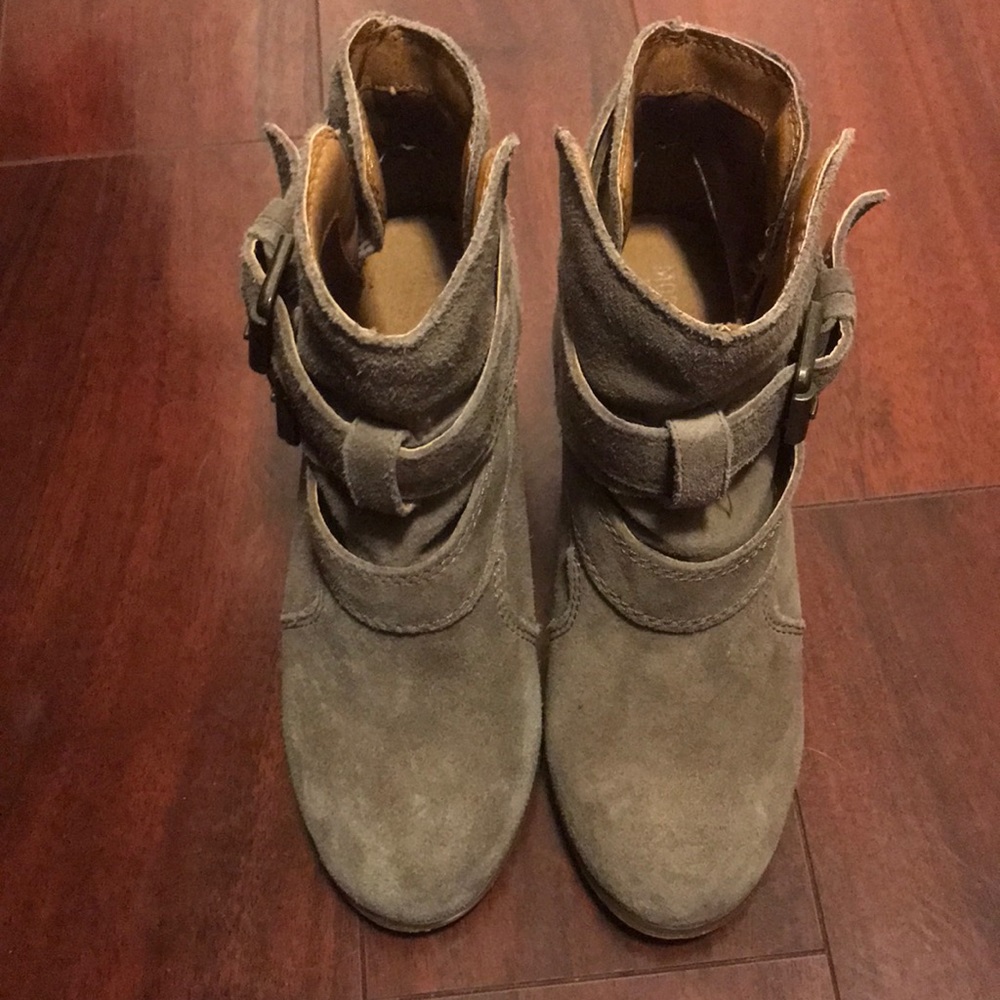 Mossimo Taupe Ankle Boot/Bootie